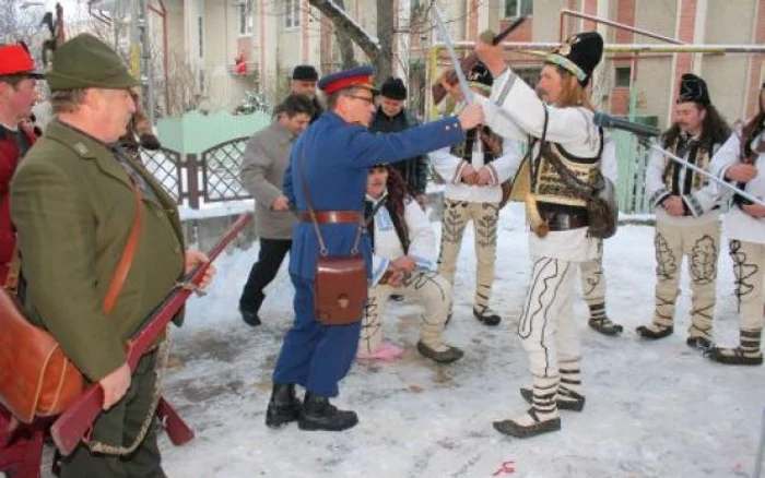 Haiducul Bujor îşi încrucişează arma cu spada Căpitanului
