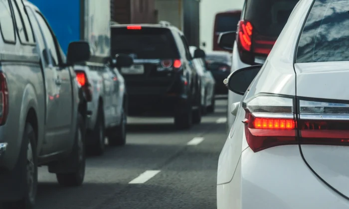 trafic autostrada aglomeratie foto shutterstock