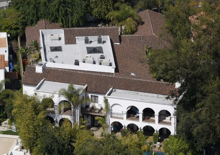 hilary duff toluca lake mansion jpeg