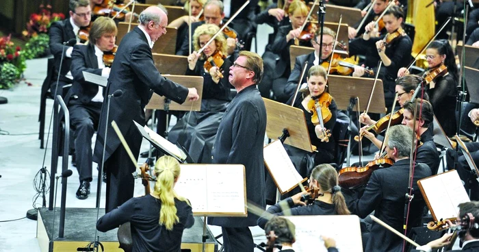 Marek Janowski şi Orchestra Radidifuziunii din Berlin FOTO: Agerpres