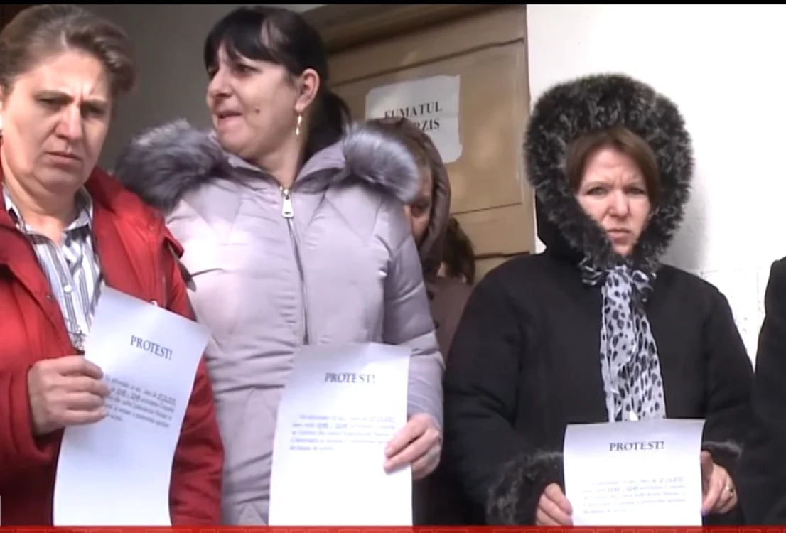 Grefierii Judecătoriei Slatina protestează de săptămâna trecută FOTO: Adevărul