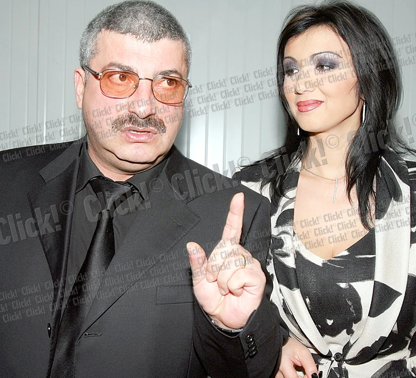 
    Adriana şi Silviu Prigoană  s-au căsătorit până acum  de trei ori şi sunt  în pragul divorţului  