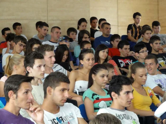 La faza naţională de la Slatina participă elevi din toată ţara