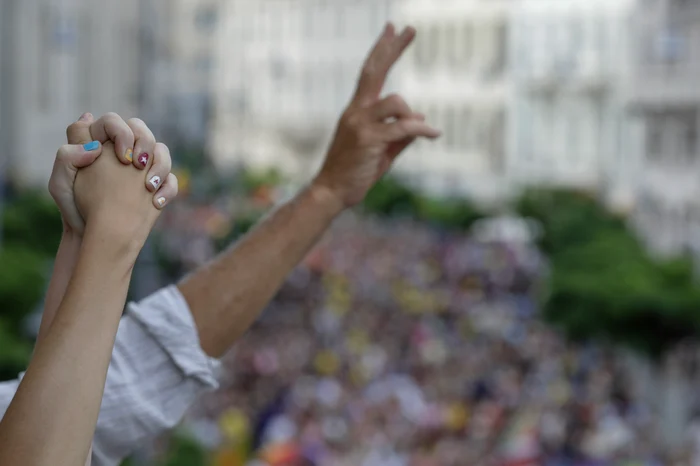 Să lăsăm să vorbească despre iubire pe cei care o trăiesc, nu pe cei care doar o predică strâmb. Despre Patriarhie și Marșul Bucharest Pride