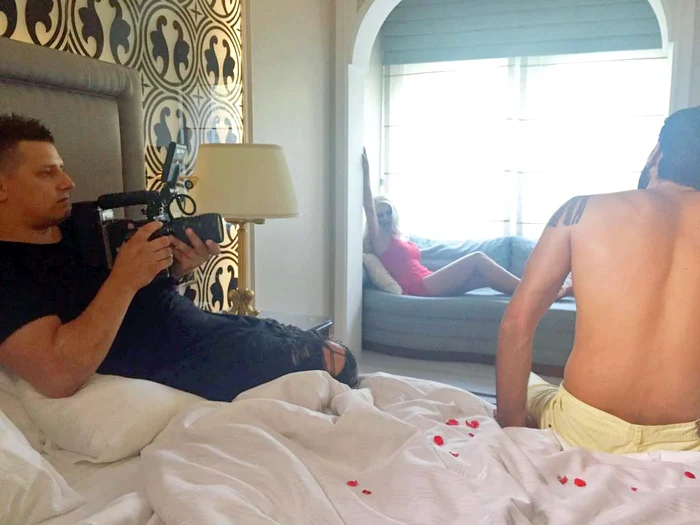 Are şi scene  fierbinţi din dormitor