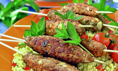 kebab de miel cu sos de menta jpeg