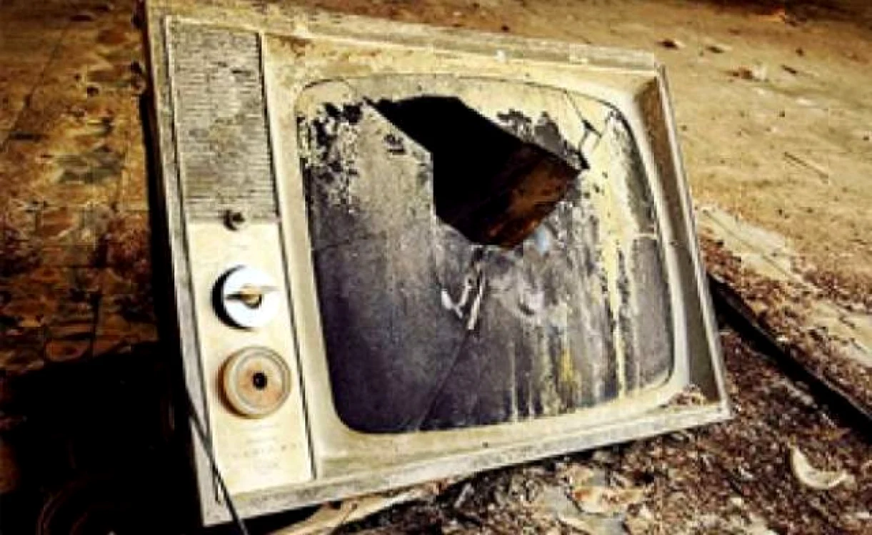 Incendiul a pornit de la un televizor FOTOziarelive.ro