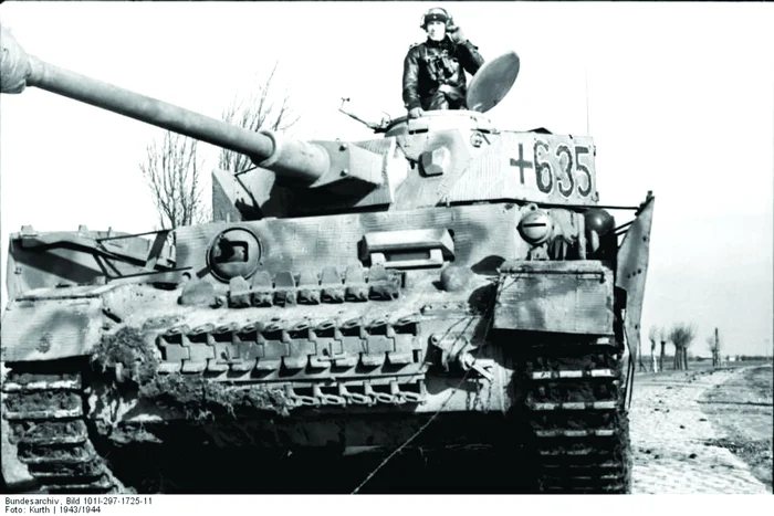 Tanc german Panzer IV în drum spre câmpul de luptă (© Bundesarchiv Bild 101I-297-1725-11)