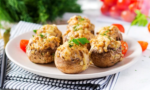 Ciuperci umplute  Sursa foto shutterstock 1923085046 jpg