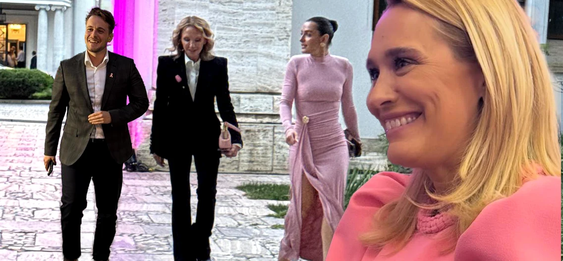 Andreea Esca a îndurat frigul și vântul într-o rochie cu mânecă scurtă și a fost mereu cu zâmbetul pe buze   
