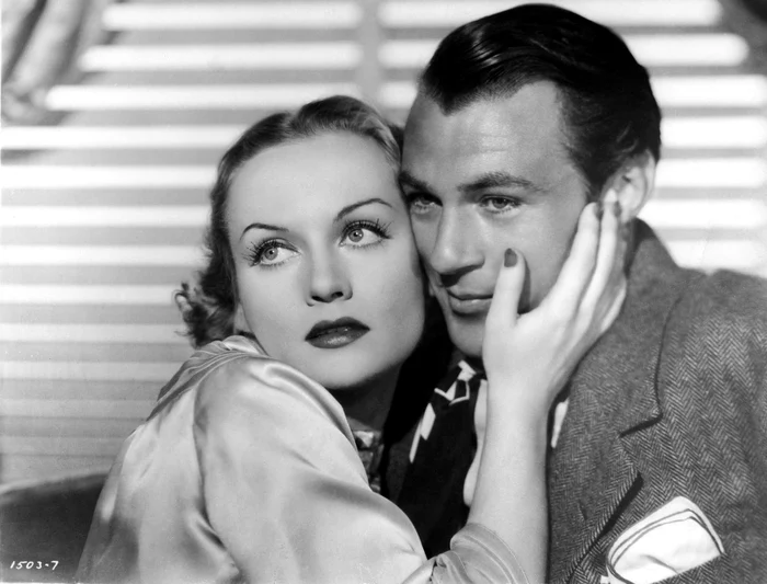 
    Gary Cooper adora femeile frumoase  