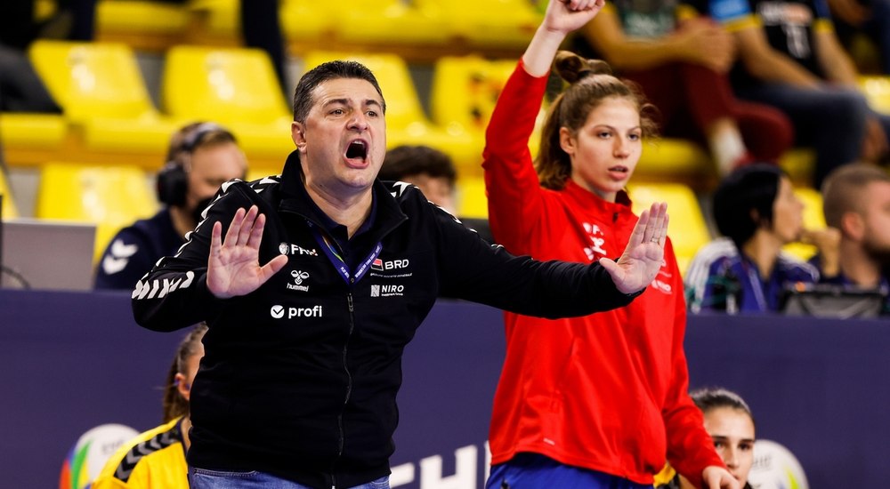 Drumul spre înfrângere, marca Florentin Pera. Naționala de handbal se scufundă din cauza orgoliului și indiferenței selecționerului