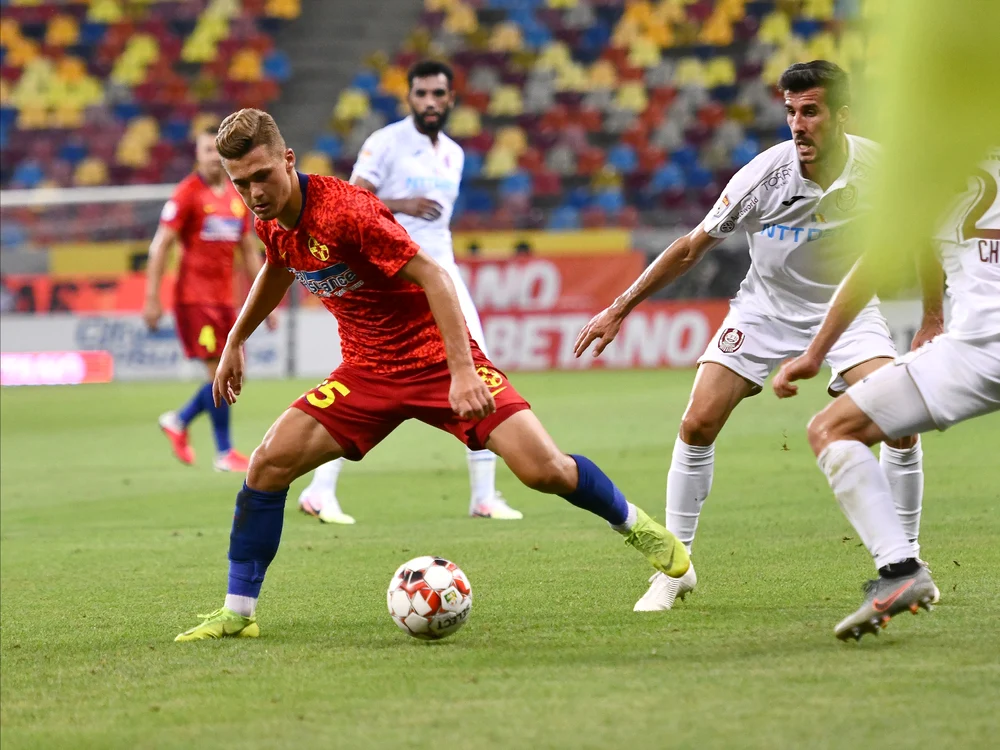 
    Ovidiu Ioan Perianu a jucat 4 meciuri pentru FCSB în campionatul precedentFoto: sportpictures.eu  