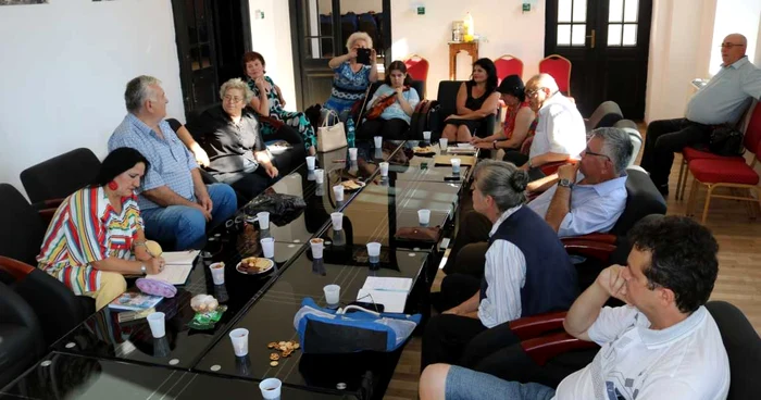 Scriitorii severineni, prezenţi la prima şedinţă FOTO Alexandra Georgescu