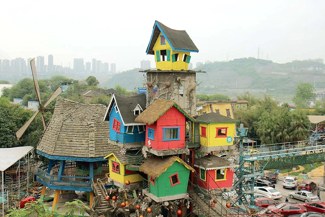 
    Casa e ridicată la 12 metri deasupra soluluiFoto: Guliver/Rexfeatures  