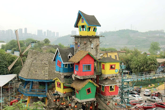 
    Casa e ridicată la 12 metri deasupra soluluiFoto: Guliver/Rexfeatures  