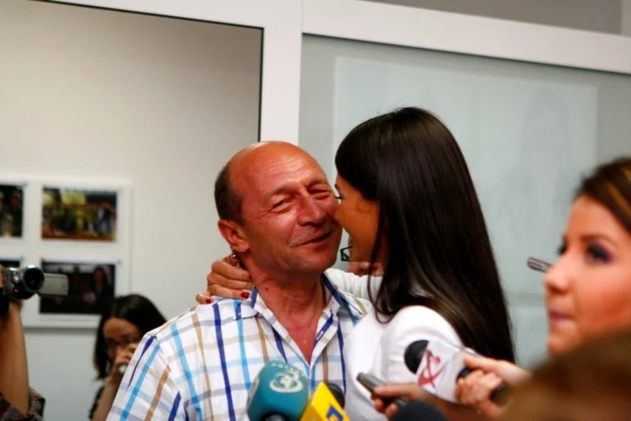 Nunta fiicei preşedintelui a dat peste cap nunţile copiilor mai multor oameni de afaceri care doreau să ţină petrecerile la Palatul Snagov FOTO: ebasescu.ro