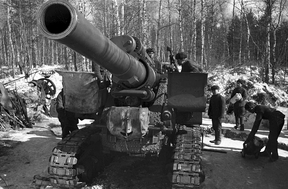 Tun sovietic în timpul celui de-al Doilea Război Mondial (© Knorring / Олег Кнорринг / Commons: RIA Novosti)