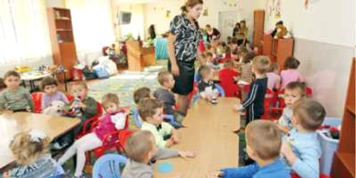 Grupele din grădiniţele publice sunt mult mai aglomerate decât cele din grădiniţele private