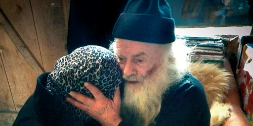 parintele proclu lumeacredintei png