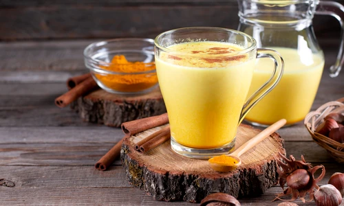 Laptele cu mirodenii regleaza glicemia si digestia  Sursa foto shutterstock 1843827337 jpg