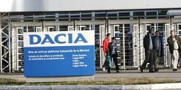 Cei 14.000 de angajaţi de la Uzina Dacia se întorc la serviciu