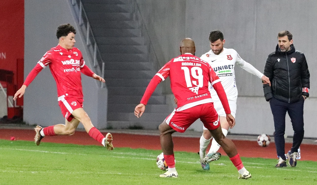Dinamo are dificila misiune de a se salva de la retrogradare (FOTO: Sportpictures)