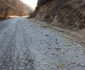 caderi de pietre pe soseaua spre lunca cernii de jos foto daniel guta adevarul
