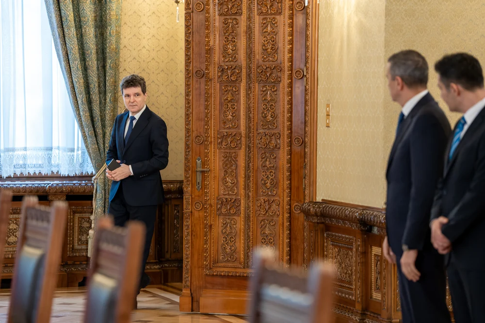 Scenariile președintelui Nicușor Dan pentru învestirea unui Guvern: Grindeanu, PNL sau un politician fără carnet de partid| SURSE