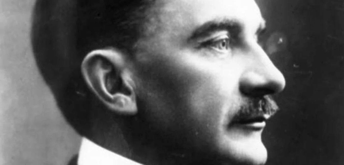 Cei care l-au cunoscut pe Iuliu Maniu spun că avea ochi albaştri, care impuneau respect