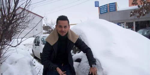 Tânărul vrea să dea primăria în judecată
