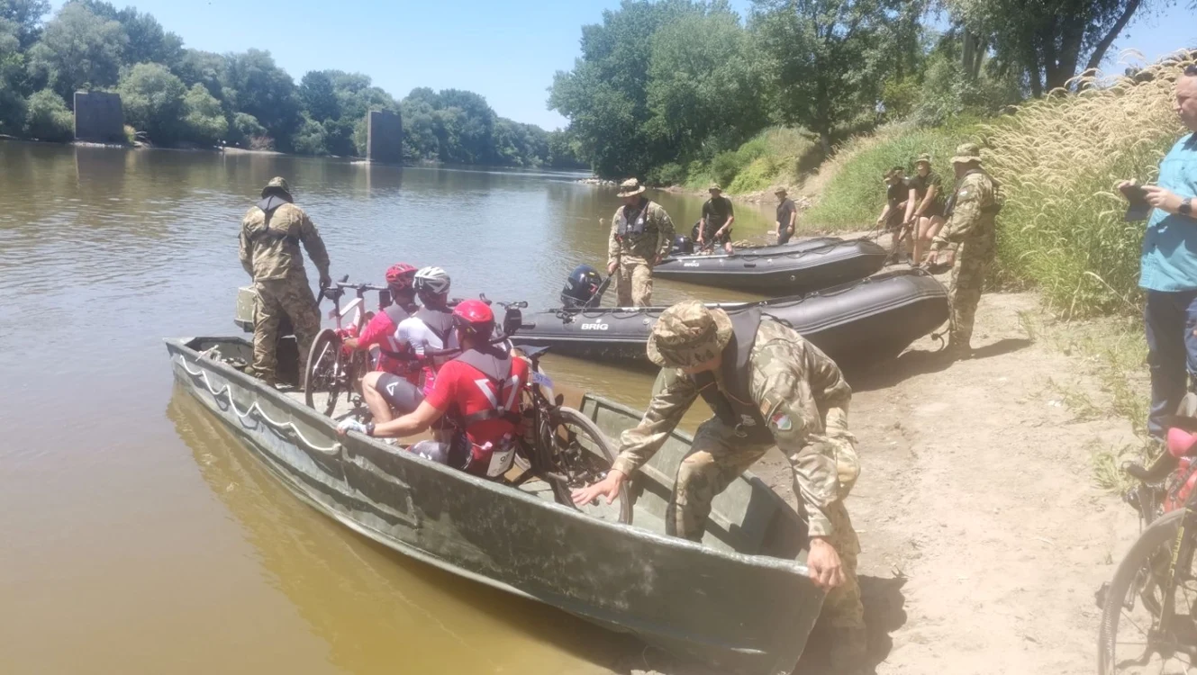 Moment inedit la turul ciclist Timişoara-Szeged FOTO Ş.Both