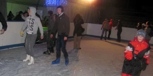Astăzi se poate patina până la ora 18.00