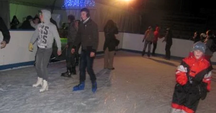 Astăzi se poate patina până la ora 18.00