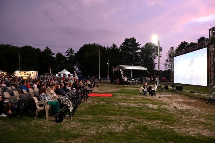 Film în Sat ajunge în mai multe localități din țară
