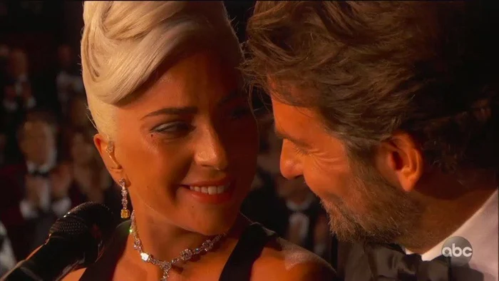 Lady Gaga şi Bradley Cooper