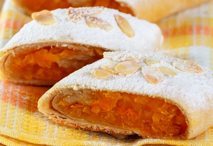 strudel cu dovleac shutterstock 115029553 jpeg