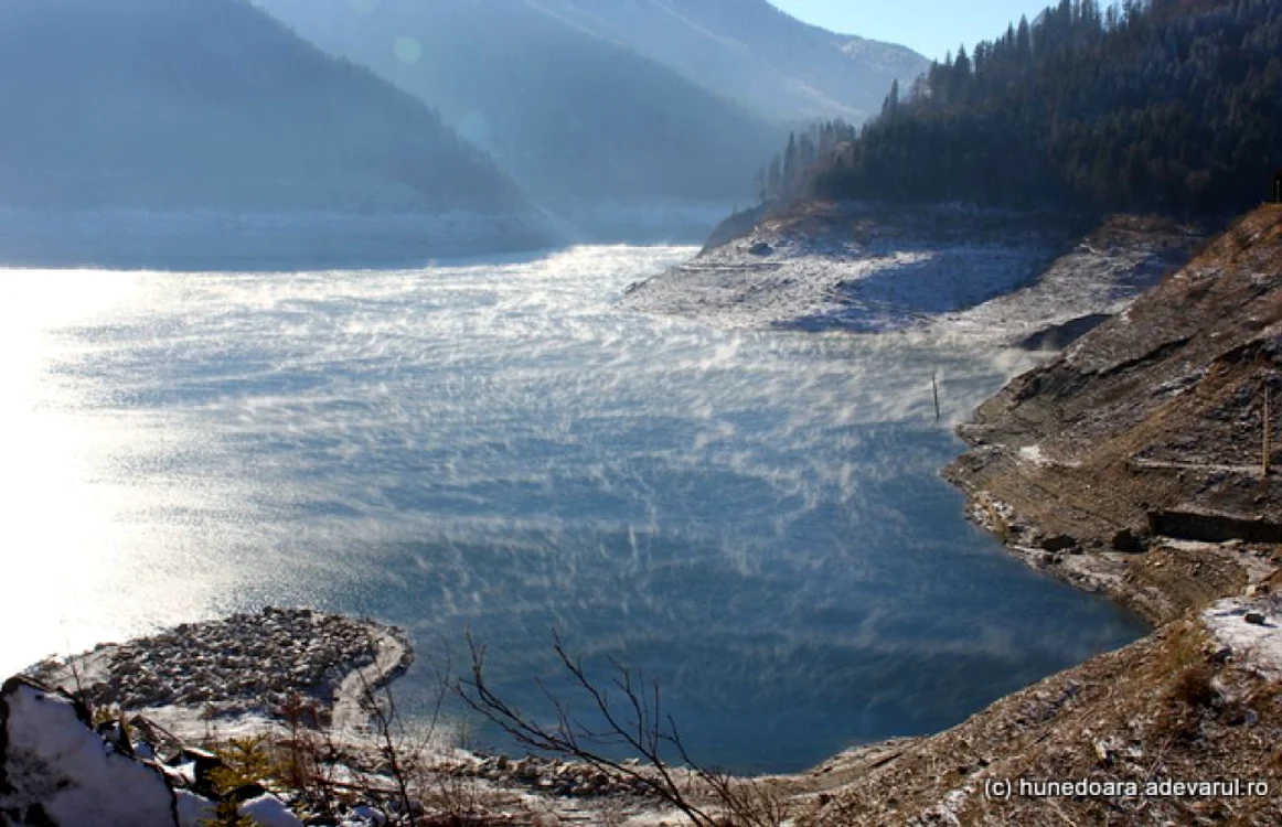 Lacul Gura Apelor. FOTO: Daniel Guţă. ADEVĂRUL.