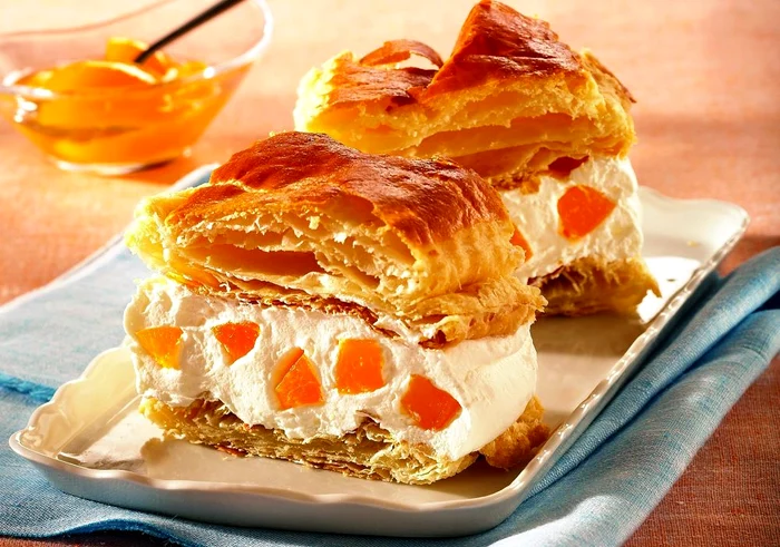 prajitura cu piersici si branza de vaci jpeg