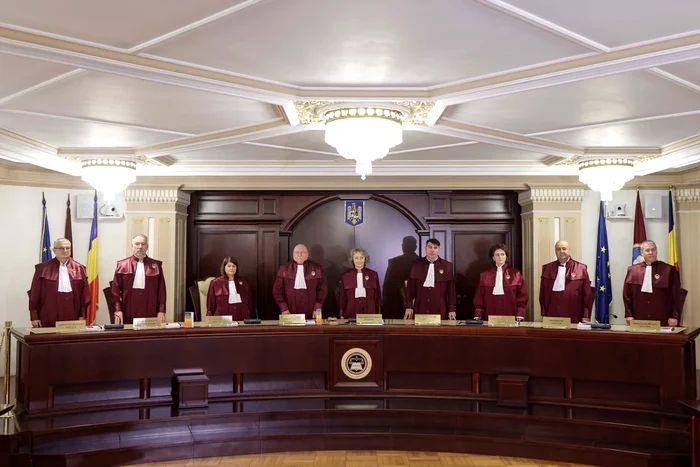 CCR amână a 5-a oară pensiile magistraţilor. Următorul termen este pe 18 februarie