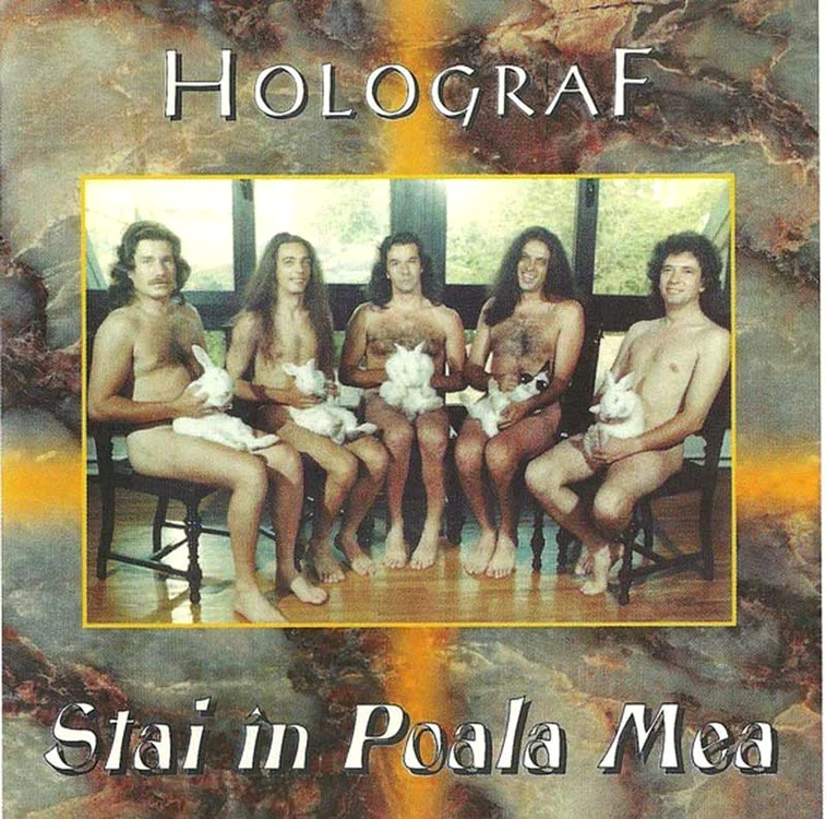 Bitman și colegii săi au poza nud.