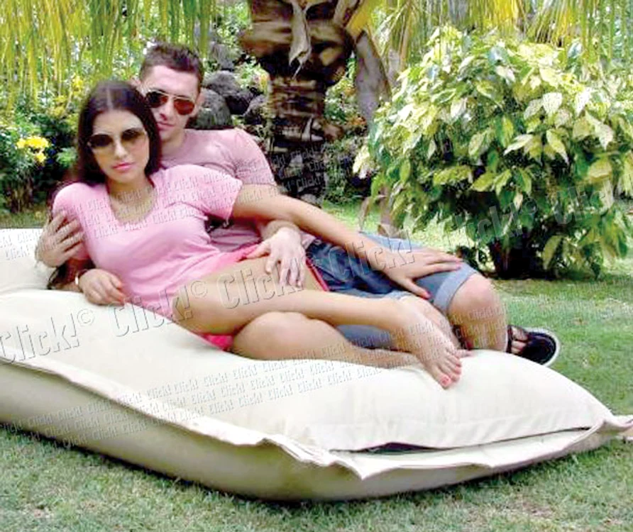 
    Sepsi şi Sandra  s-au relaxat în luxul din Mauritius  