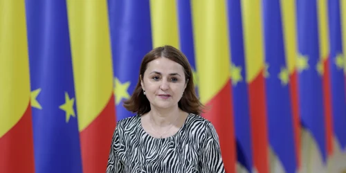 Miniștrii guvernului Ciolacu sosesc la Palatul Victoria după depunerea jurământului de învestitură, în București. FOTO Inquam Photos / Octav Ganea