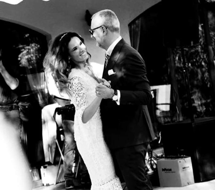 Ionela și Vlad, alături de nașii lor, chef Adrian Hădean și soția lui, SoniaFoto: Instagram