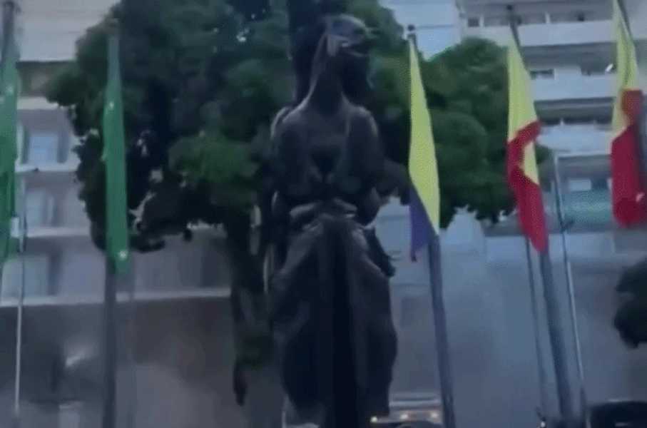Imaginile dezastrului provocat de cutremurul de 7,4 din Columbia: peste 130 de morți. „Ne-am ținut de mână și ne-am rugat”