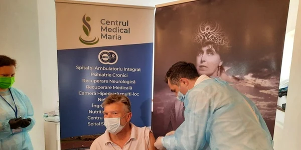 valeriu gheorghita vaccineaza la castelul bran foto via news.ro