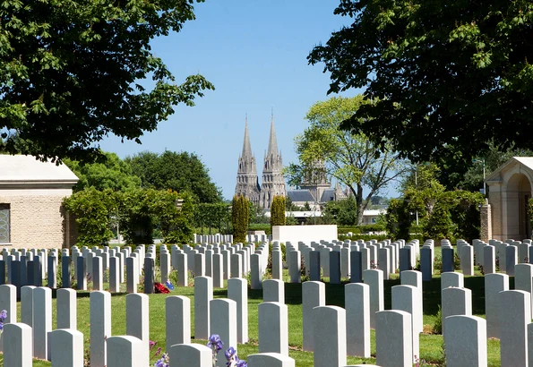 Cimitirul Eroilor din Bayeux, Normandia (© Wernervc / Wikimedia Commons)