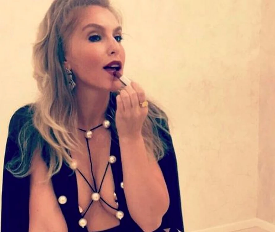 
    Corina, excentrică și la Media Music AwardsFoto: Instagram  