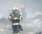 Fumul toxic şi incendiul de la uriaşul depozit de deşeuri continuă să le facă probleme localnicilor de la Salonta. FOTO