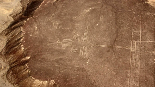 Un desen reprezentând o pisică uriașă descoperit printre „Liniile Nazca” din Peru jpeg